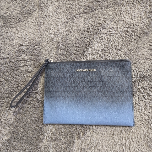 Michael Michael Kors Jetset travel extra large zip, clutch NEW WITHOUT TAGS - Picture 2 of 9